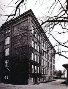 1913 zog die Sammlung des Vereins für Heimatkunde in die Knaben-Mittelschule Sandower Str. 19 um